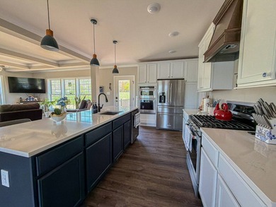 A private mountain escape with 2 homes! Set on 12 breathtaking - photo 8