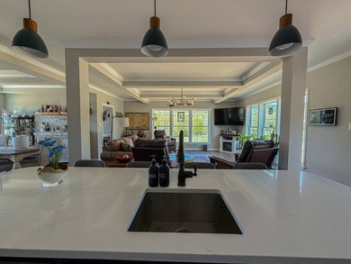 A private mountain escape with 2 homes! Set on 12 breathtaking - photo 10
