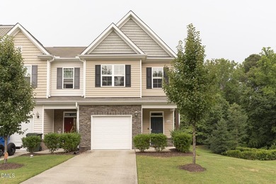 Location and curb appeal, this 'just like new' well maintained - photo 3
