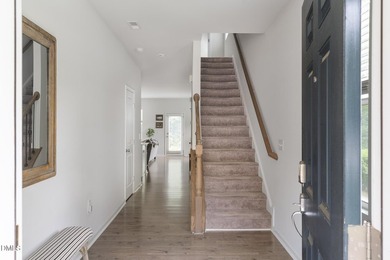 Location and curb appeal, this 'just like new' well maintained - photo 5