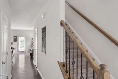 Location and curb appeal, this 'just like new' well maintained - photo 7