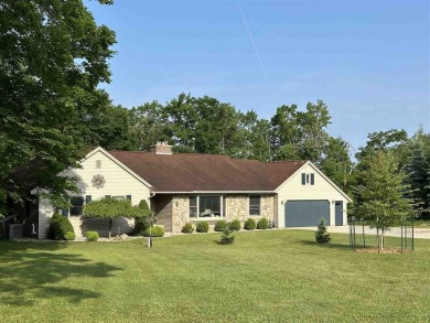 Susan Lake Home For Sale in Charlevoix Michigan