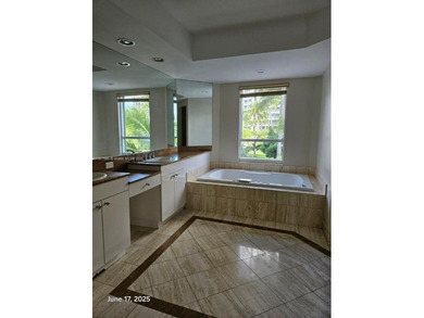Immaculate apartment located in the best location of Aventura