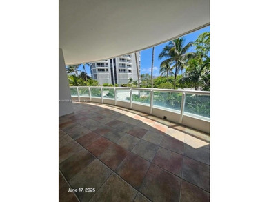 Immaculate apartment located in the best location of Aventura
