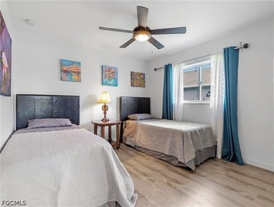 Beautiful Gulf-access, turnkey home offers 3 bedrooms, a den, 2 - photo 22