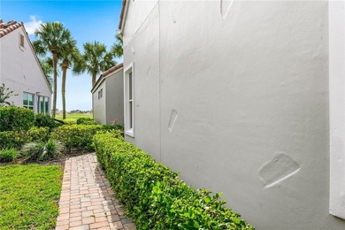 Beautifully renovated, re-piped and highly sought-after - photo 22