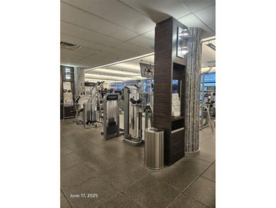 Immaculate apartment located in the best location of Aventura