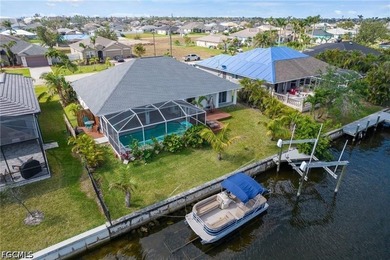 Beautiful Gulf-access, turnkey home offers 3 bedrooms, a den, 2 - photo 36
