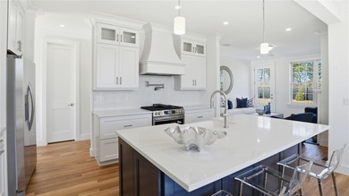 Welcome to The Townes at Ketchaponack Condominium in Westhampton - photo 7