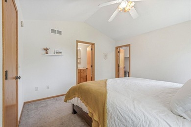 Move right into this beautifully maintained home located on a - photo 11