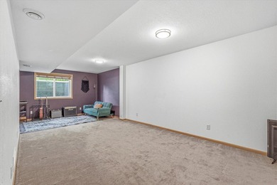 Move right into this beautifully maintained home located on a - photo 18