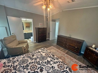 Beautiful Palm Harbor home 2 bedroom with 2 baths in a large - photo 20