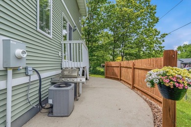 Move right into this beautifully maintained home located on a - photo 24