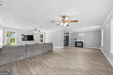 Welcome to 203 Tiffany Circle in beautiful St. Marys, Georgia! - photo 4