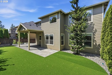 Welcome home to this stunning 5-bedroom plus den home - photo 39