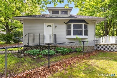 Enjoy easy one-level living in this charming turnkey 2-bedroom - photo 1