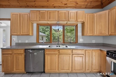 Enjoy easy one-level living in this charming turnkey 2-bedroom - photo 4
