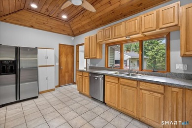 Enjoy easy one-level living in this charming turnkey 2-bedroom - photo 5
