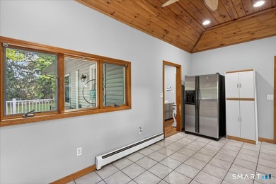 Enjoy easy one-level living in this charming turnkey 2-bedroom - photo 6