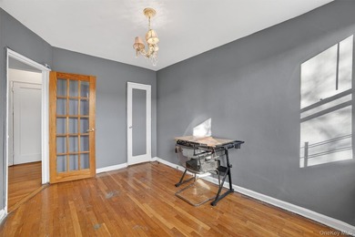 Bright and inviting 2-bedroom, 1-bathroom co-op apartment in the - photo 15