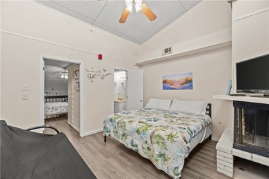 Welcome to your fully furnished coastal penthouse retreat at the - photo 9