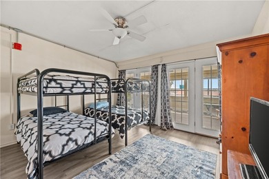 Welcome to your fully furnished coastal penthouse retreat at the - photo 10