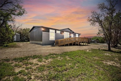 Family Compound. Stunning 2021 manufactured home. set in a - Lake Home For Sale in Morgan, Texas