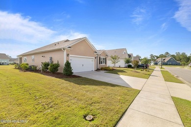 Welcome to this beautifully appointed 3 bedroom, 2 bathroom home - photo 3