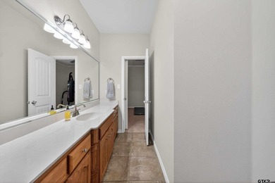 This beautifully maintained 4-bedroom, 2-bath traditional brick - photo 28