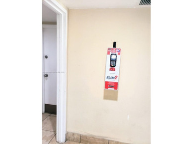 Excellent Location!!! 2/2 Corner unit located in heart of