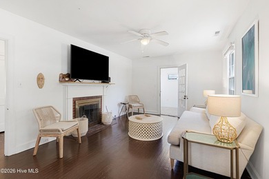 Classic cottage located in Morehead City, just a few blocks from - photo 3