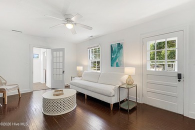 Classic cottage located in Morehead City, just a few blocks from - photo 4