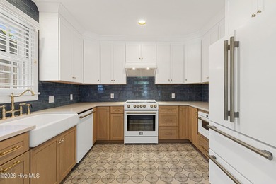 Classic cottage located in Morehead City, just a few blocks from - photo 8