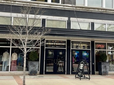 Welcome to the Downtown Block of 2nd and Daviess Street where - photo 3