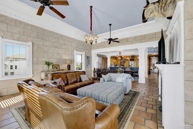 DISCOVER THE ULTIMATE MEDITERRANEAN-STYLE RETREAT IN THE HEART - photo 7