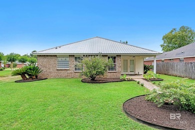 Looking for a great home in a prime location, look no further! - photo 11
