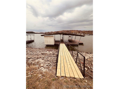 Experience the Ultimate Turnkey Lake Life! Escape to the 66MM - photo 3