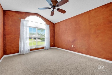 Looking for a great home in a prime location, look no further! - photo 15