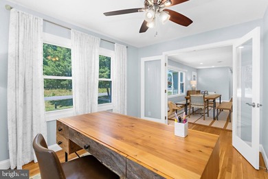 Coastal cottage charm meets waterfront living on picturesque - photo 17