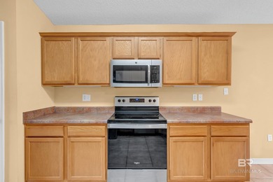 Looking for a great home in a prime location, look no further! - photo 18