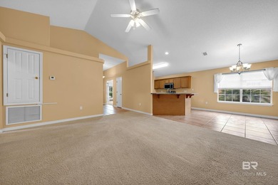 Looking for a great home in a prime location, look no further! - photo 27