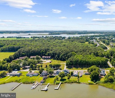Coastal cottage charm meets waterfront living on picturesque - photo 33