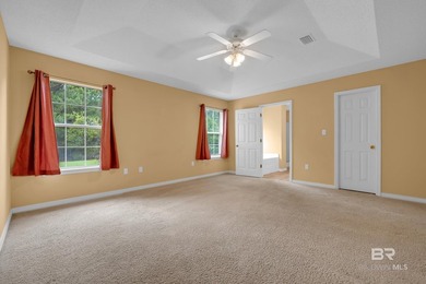Looking for a great home in a prime location, look no further! - photo 34