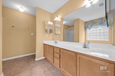 Looking for a great home in a prime location, look no further! - photo 36