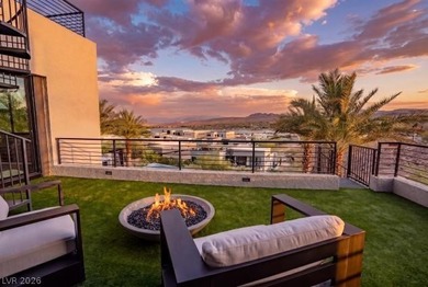 A Blue Heron masterpiece on Lake Las Vegas, sited to capture - photo 6