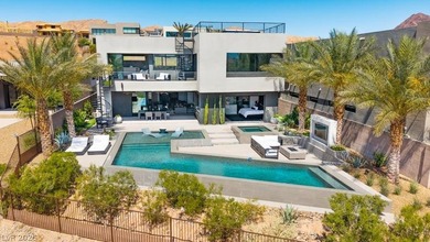A Blue Heron masterpiece on Lake Las Vegas, sited to capture - photo 9