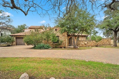 Enjoy sophisticated Hill Country living in this beautifully - photo 4