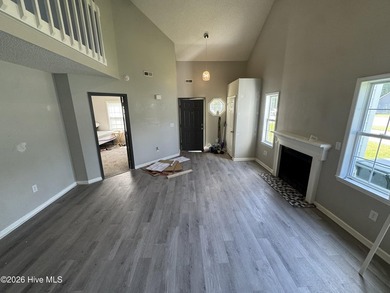 Welcome to 3571 Red Oak Drive in New Bern. This 2-bedroom - photo 3