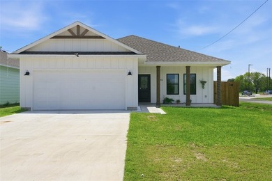 Beautiful 3-bedroom, 2-bath home in Ingleside with a bright open - photo 1