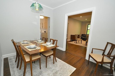 Welcome to this spacious and beautifully maintained one-bedroom - photo 17
